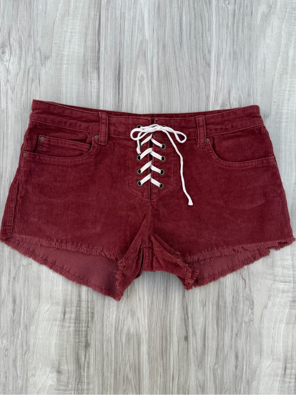 Billabong low-rise corduroy lace-up shorts